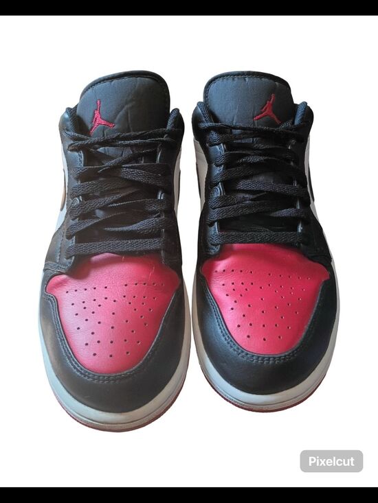 Athletic_Shoes